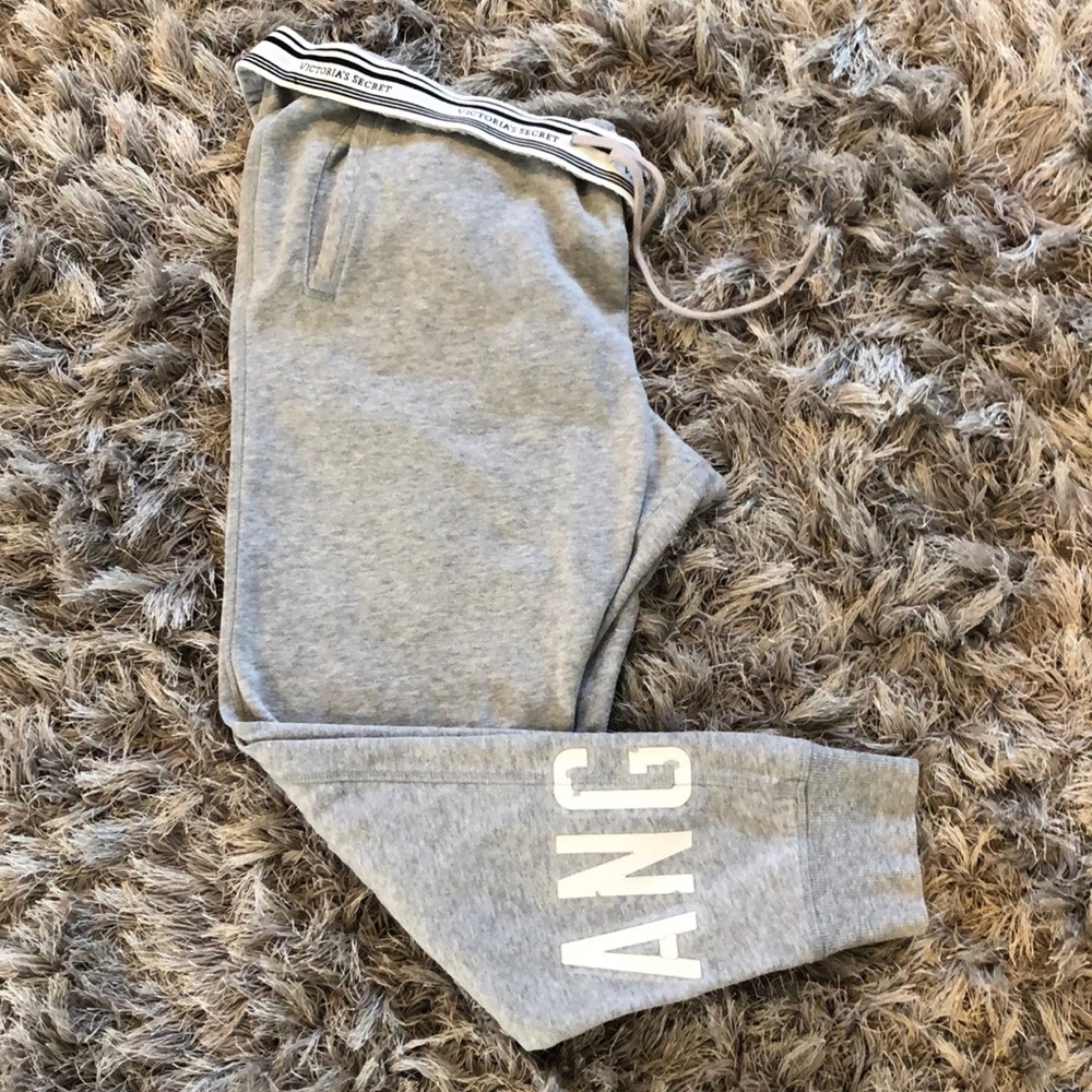 VS PINK JOGGERS